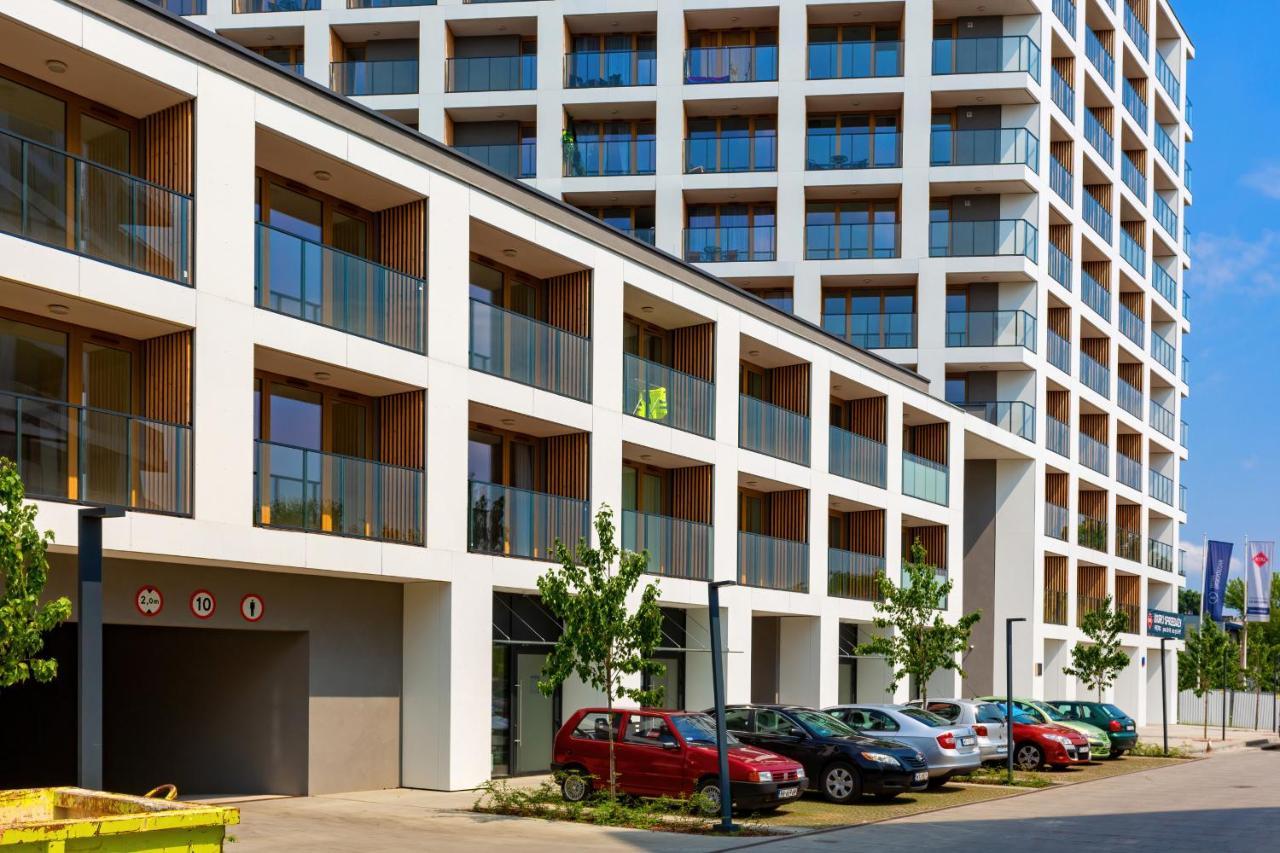 Warsaw Praga Kokoryczki Apartments With Parking By Noclegi Renters Bagian luar foto