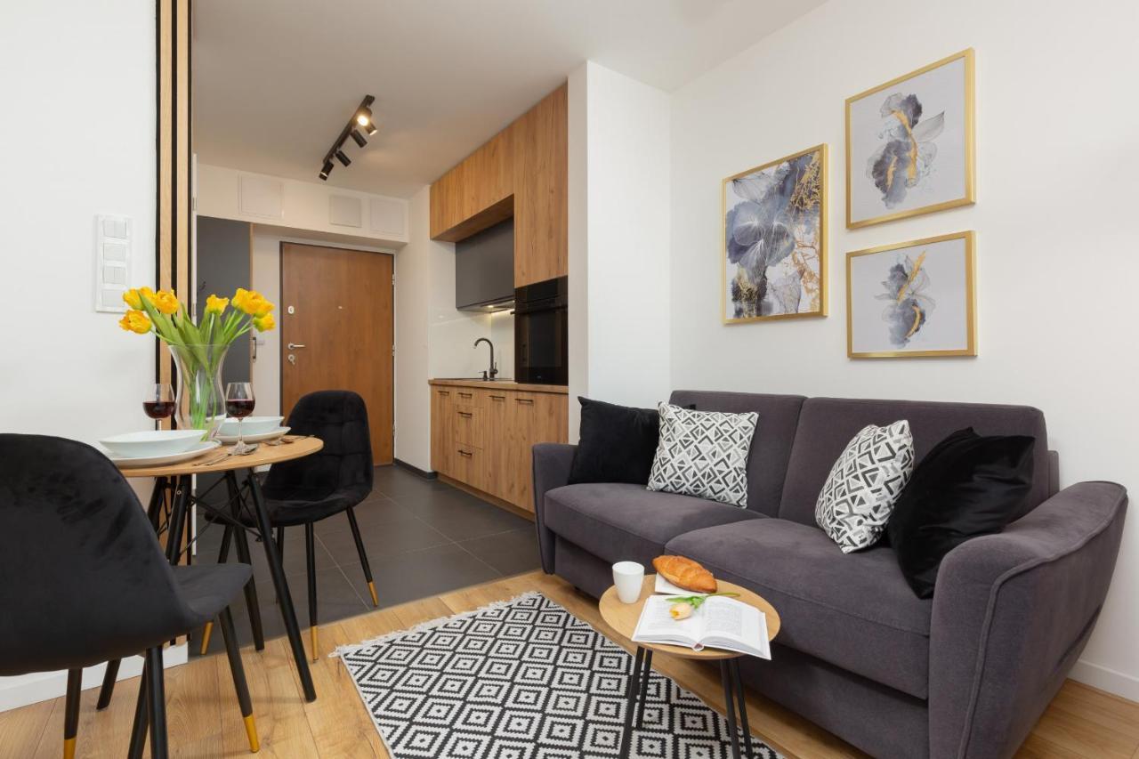 Warsaw Praga Kokoryczki Apartments With Parking By Noclegi Renters Bagian luar foto