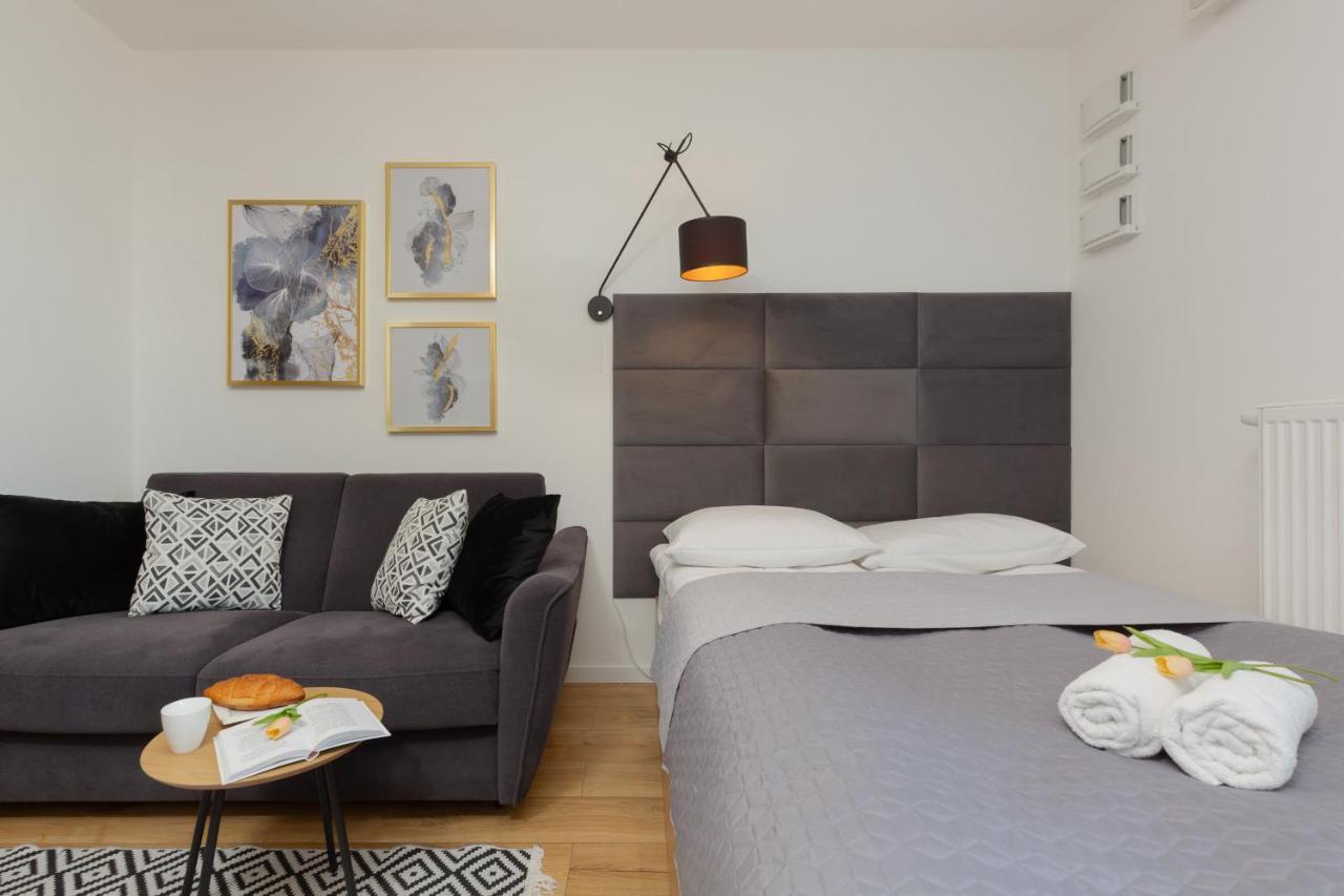 Warsaw Praga Kokoryczki Apartments With Parking By Noclegi Renters Bagian luar foto