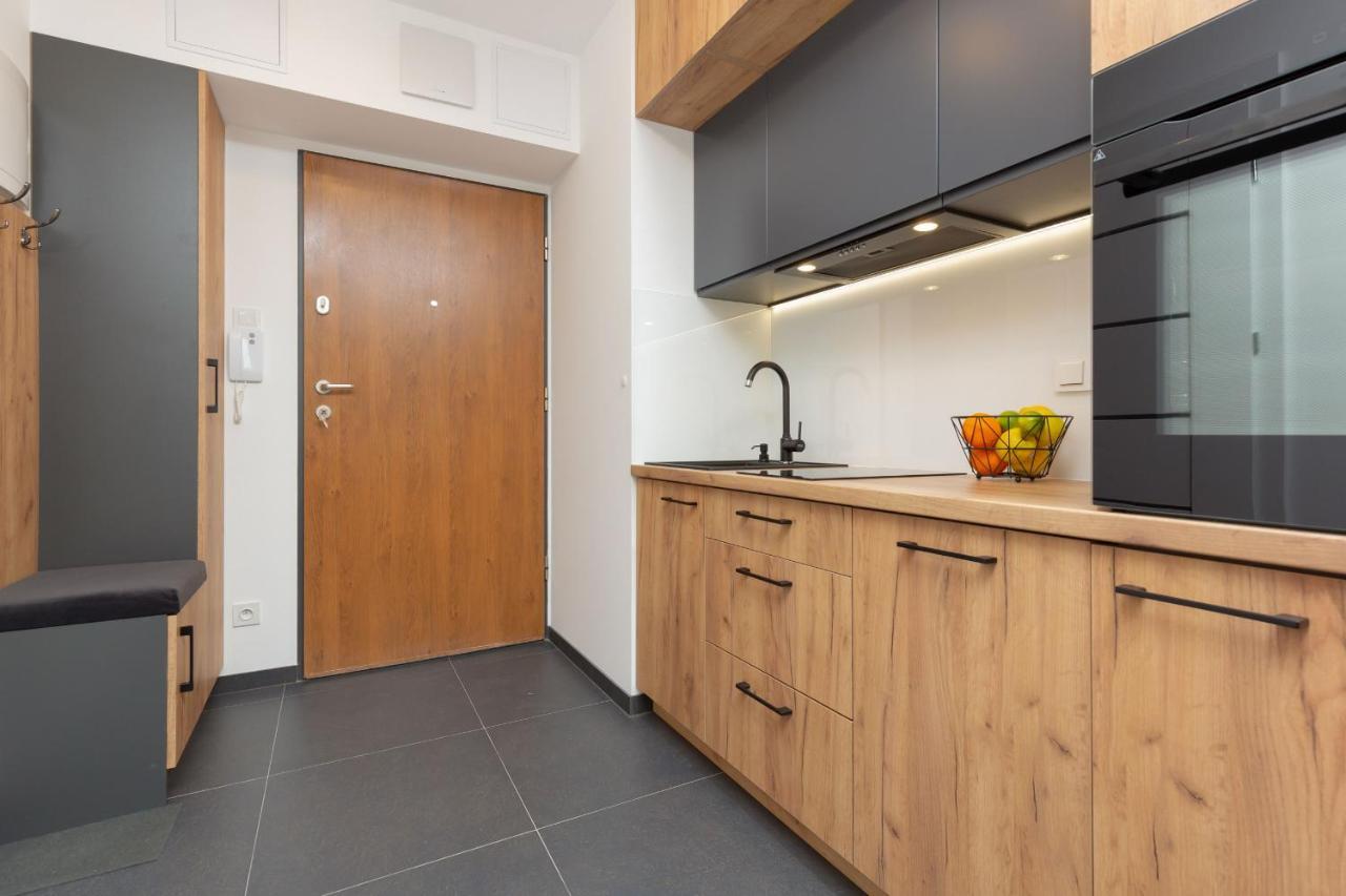 Warsaw Praga Kokoryczki Apartments With Parking By Noclegi Renters Bagian luar foto
