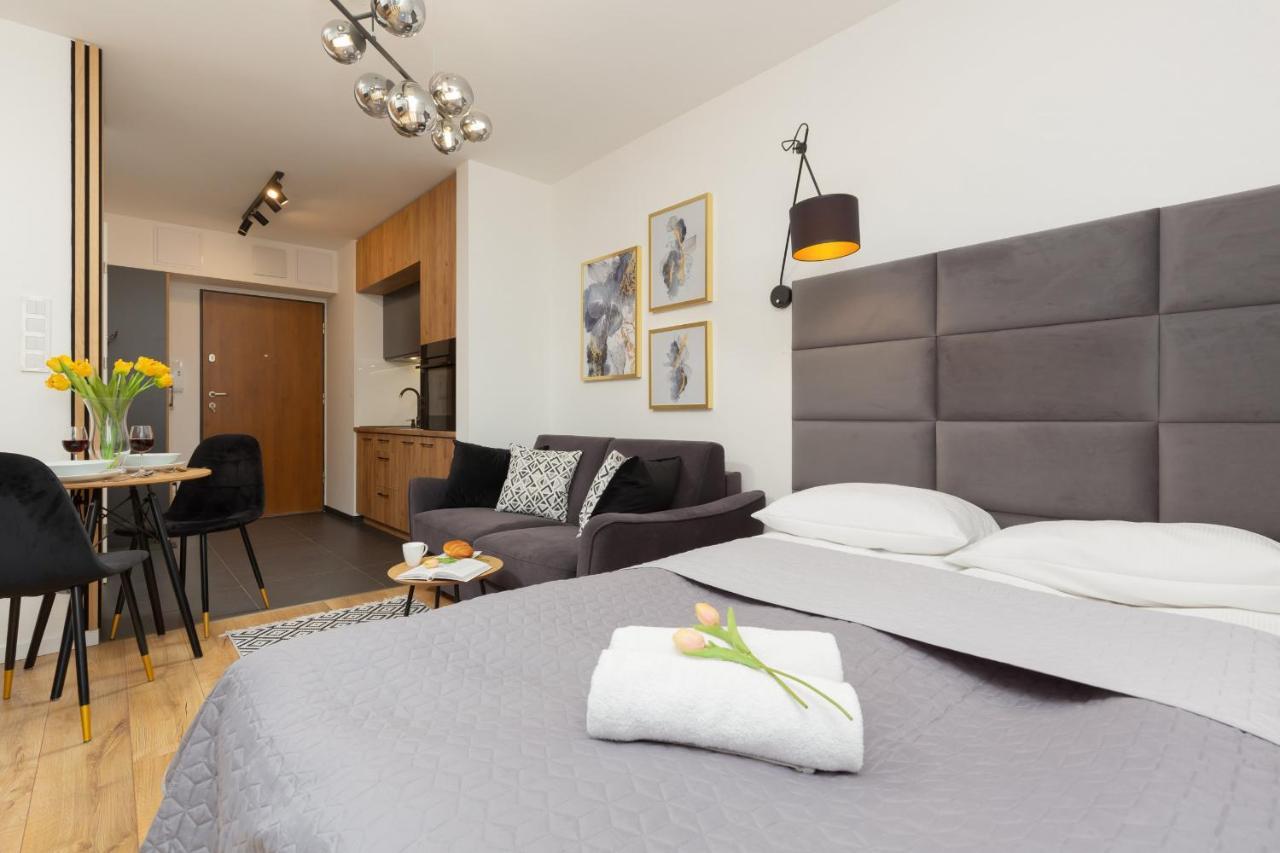 Warsaw Praga Kokoryczki Apartments With Parking By Noclegi Renters Bagian luar foto